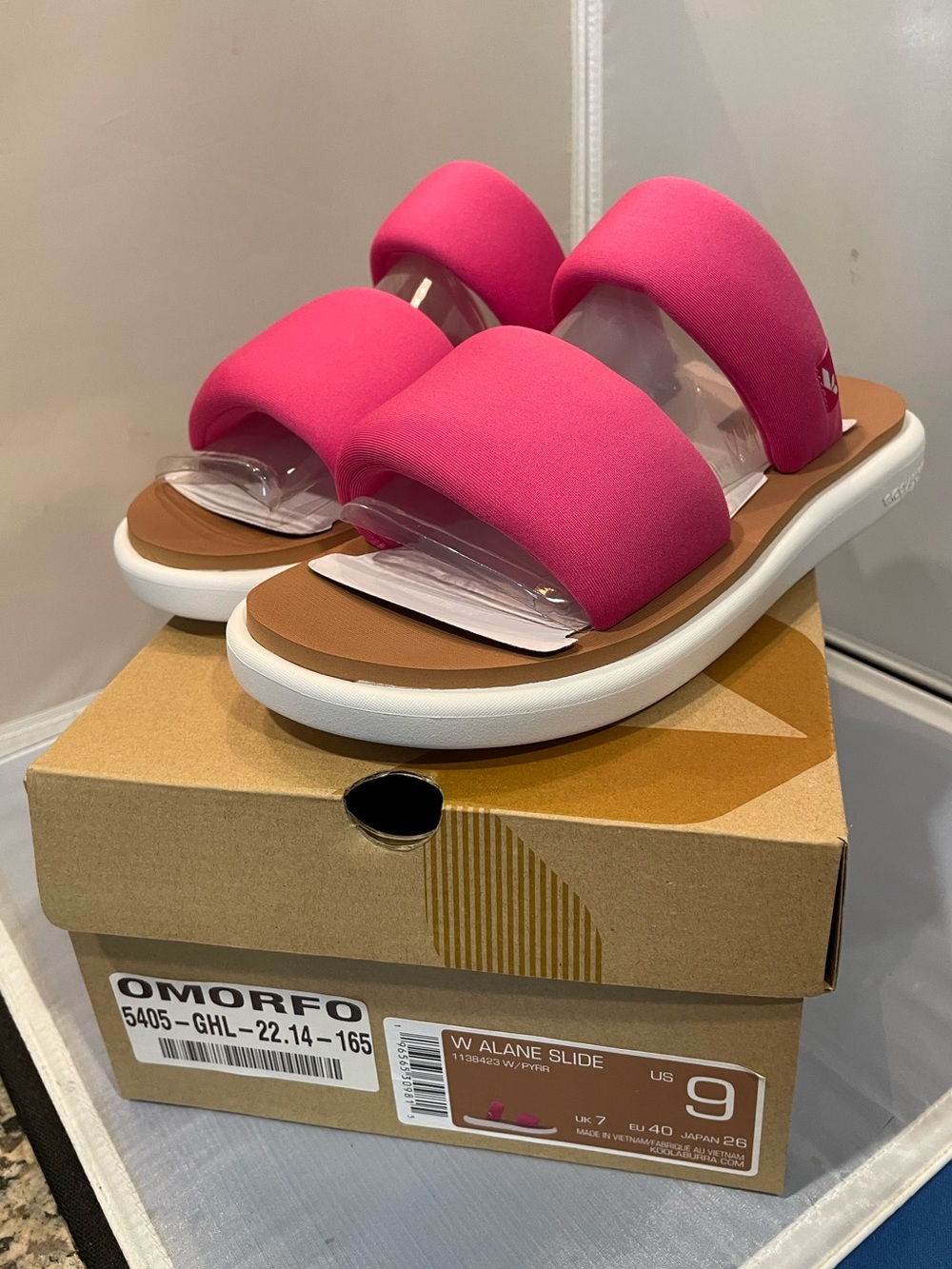 NIB Koolaburra by UGG Sz 9 Women’s Barbie Pink Alane Soft Lux Slide Sandals!!